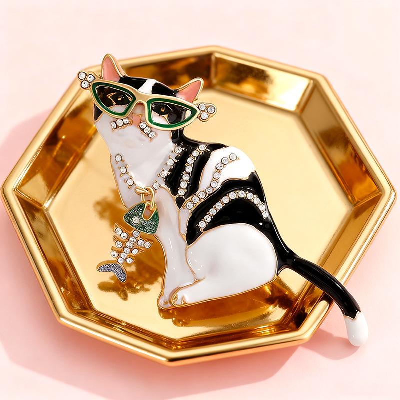 Cool Wear Fish Bone Cat Brooches Enamel Lovely Pet Animal Brooch Pins For Women's Clothes Backpack Jewelry Gifts