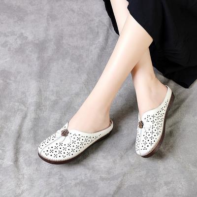 Mutter Leder coole Hausschuhe Damen tragen Sommer neue Lochleder Mittelalter und alte Damen Retro Flachboden Tasche Kopf Hausschuhe