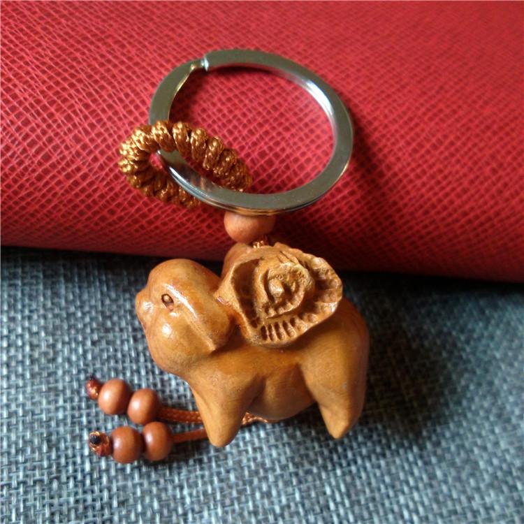 The Twelve Zodiac Keychains, Skillfully Carved from Mahogany, Are Exquisite Three-dimensional Gifts and Popular Sellers At Night Markets.