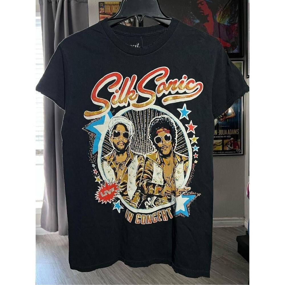 

Silk Sonic Live Distressed Tour Tee Shirt S-5XL Unisex T-Shirt S