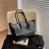 New Large-capacity Handbag Retro Commuter Tote Bag