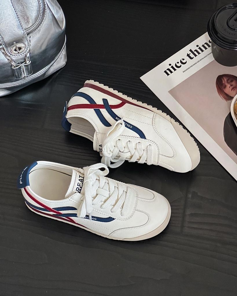 Retro Inner Height Increase Women's Autumn New Versatile Flat White Shoes Sports and Leisure Board Shoes