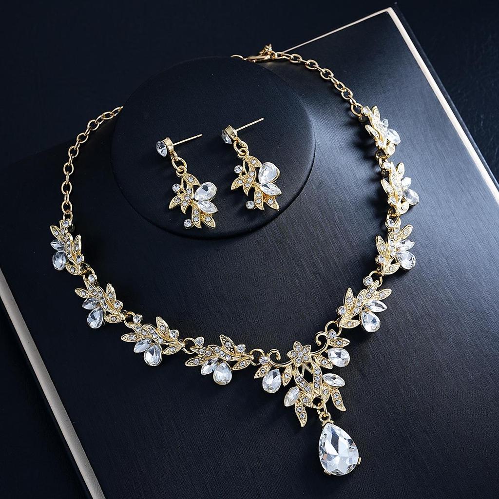 Elegant European & American Style Floral Necklace & Earrings Set for Brides – Luxurious Jewelry