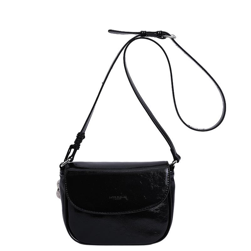

New niche design small bag women s bag fashionable summer shoulder messenger bag feeling underarm saddle bag чёрный