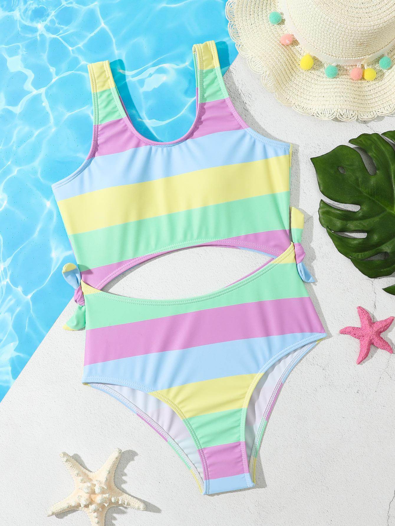 

Детский милый полосатый слитный купальник для девочек Medium цветочный