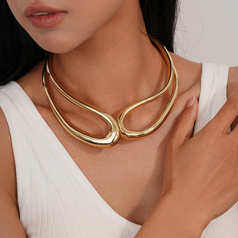 Interlocking Ring Open Bangle - European & American Light Luxury Design for Women