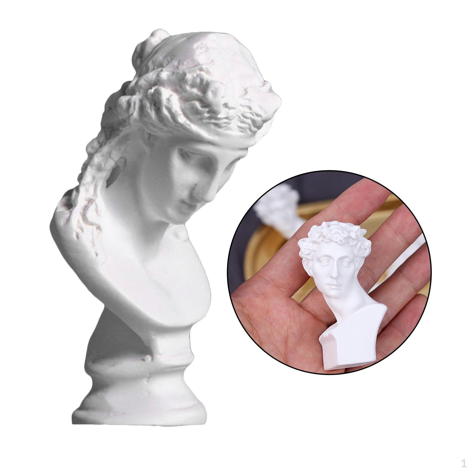 

Скульптура греческой богини из смолы - акцент для домашнего декора Arias