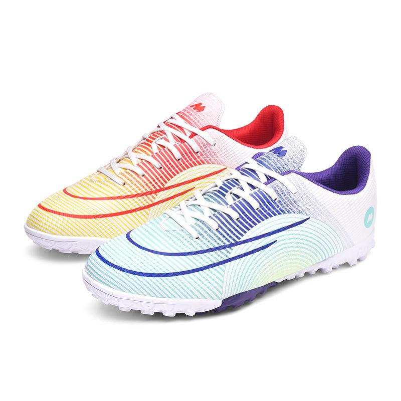 A pair of low-top football shoes, men's and women's broken nails, lawn nails, competition training sports shoes