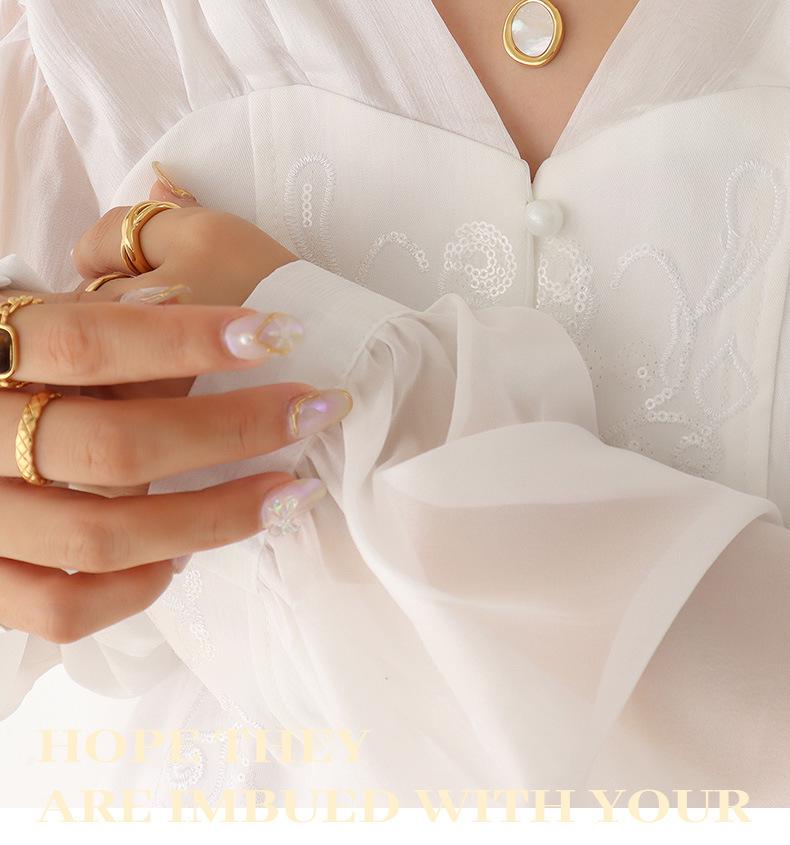 Elegant Gold-Plated Titanium Steel Necklace with Oval White Sea Shell Pendant