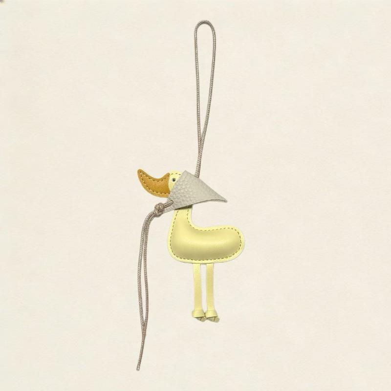 New Creative Scarf Duck Duck Duckling Car Keychain Leather Bag Pendant Pendant Car Keychain Decoration With Cute Keychain