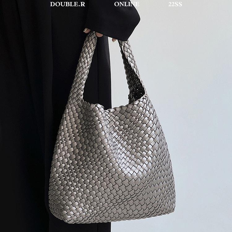 Women's Large Capacity Woven Shoulder Bag – Versatile Tote for Shopping, Commuting, and Everyday Use