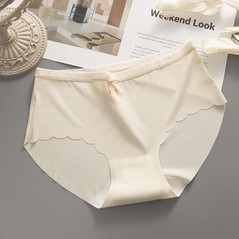 

Seamless Ice Silk Women s Panties with Cotton Crotch & Bowknot - Plus Size Japanese Style M (Recommended 80-100 Jin)