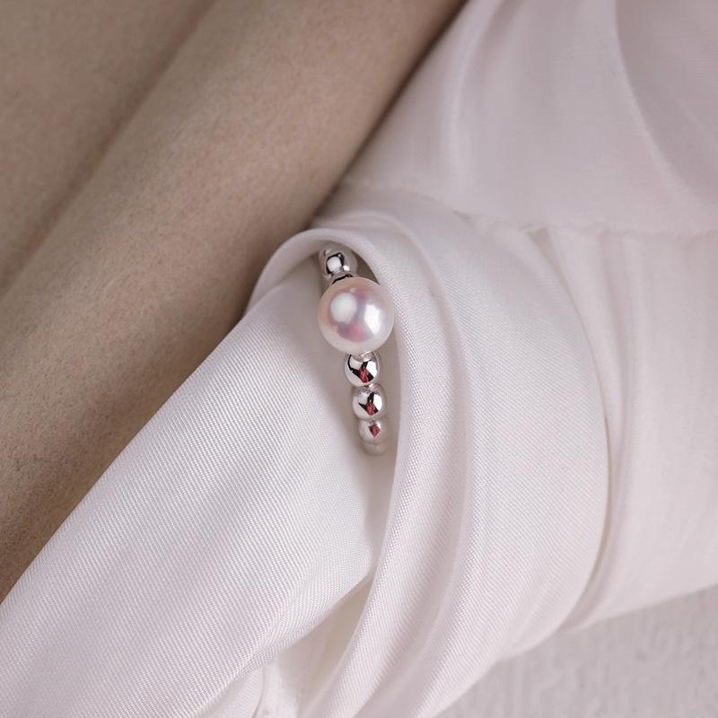 Zhuji Freshwater Pearl Women's Ring - Single Natural Pearl, High Luster, Elegant Handcrafted Jewelry.