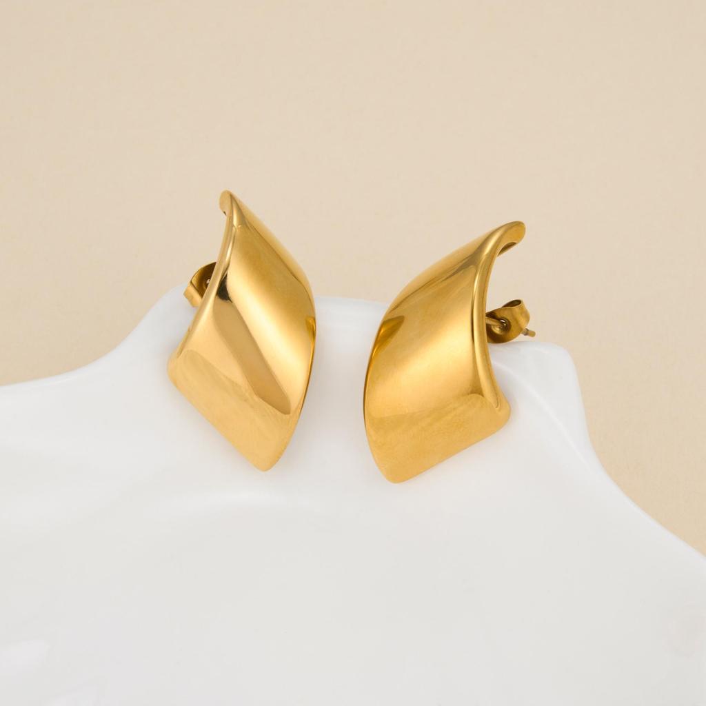 Elegant Gold Hip Hop Geometric Curved Stud Earrings