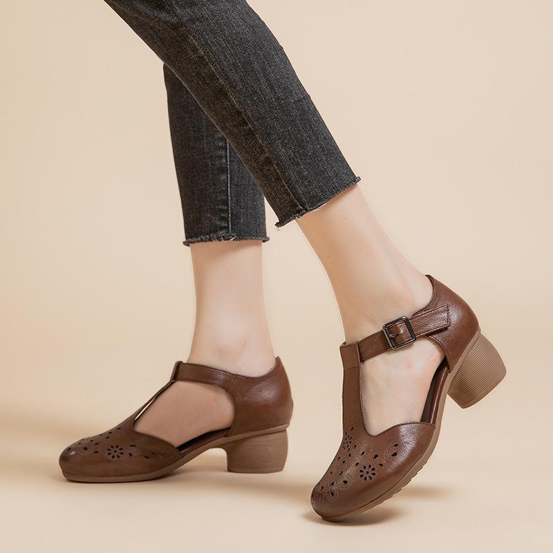 Mom Baotou hollow sandals summer new leather soft sole lightweight non-slip hollow women's sandals