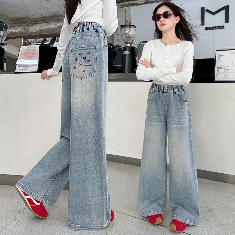 

Джинсы для девочек на осень 2025 года с широкими штанинами и стильным узором в виде сердечек 130 cm