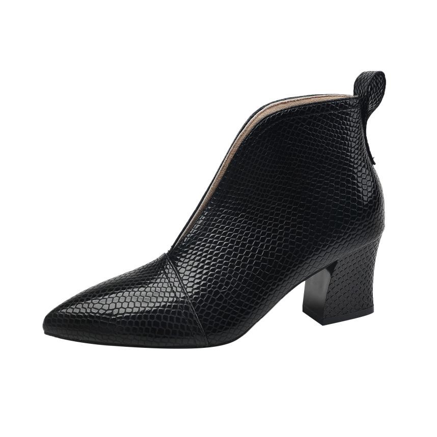 Fashion 2025Vintage Solid Color Pointed Toe Chelsea Boots for Autumn Pu Leather Low Heels Cowboy Boots Woman Short BotasPlus Size