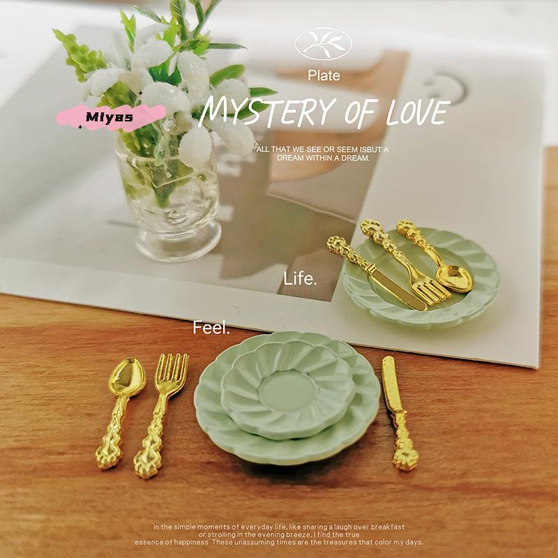 1/12 Scale Miniature Dollhouse Cake Dish with Knife Fork Spoon Set - DIY Decoration Doll House Accessories for 1/12 Scale Models