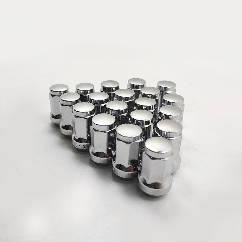 Srebrne nakrętki zabezpieczające przed kradzieżą kół z narzędziem do klucza do demontażu