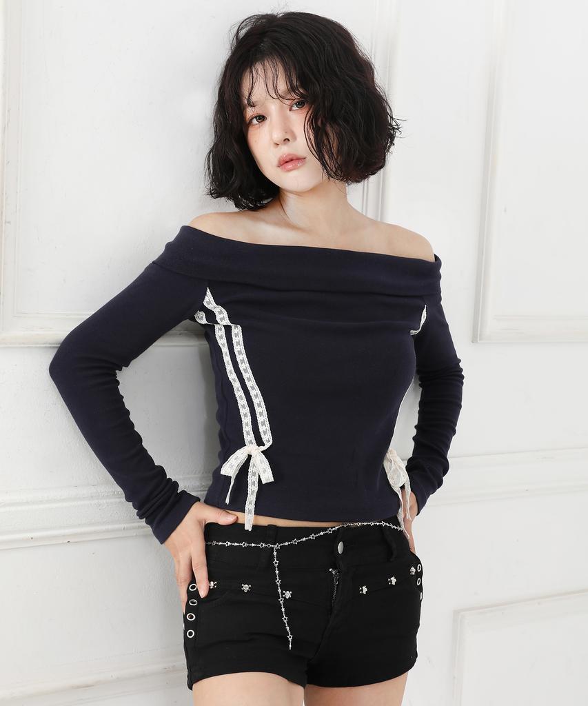 CATTLINE Off-Shoulder Lace Two-Way T-Shirt