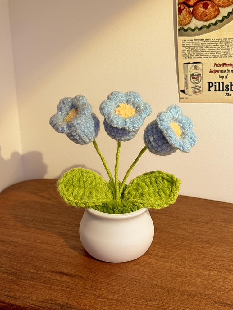 Sunflower Hand-Knitted Woolen Yarn Bouquet - Small Decorative Gift for Home