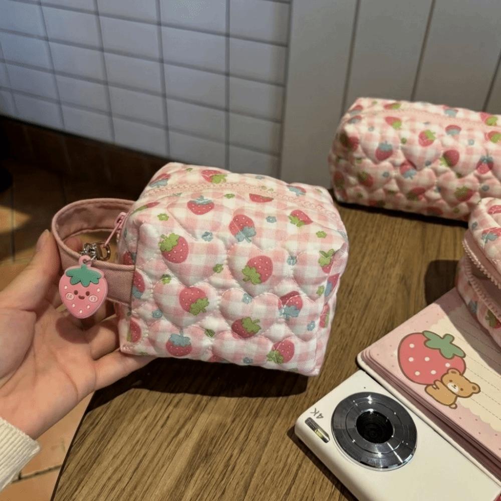 Durable Large Capacity Makeup Bag Polyester with Zipper Pencil Case Strawberry Pattern Storage Bag Makeup Storage