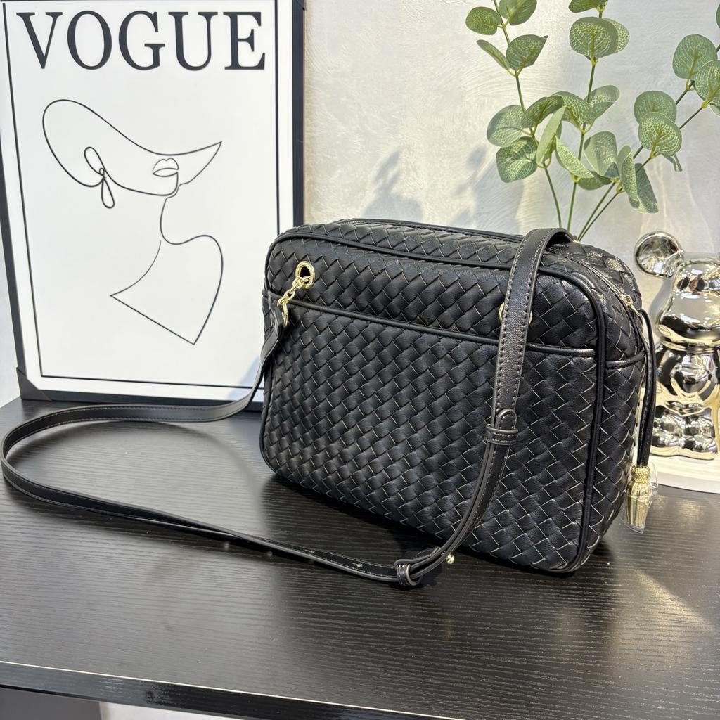 New Leather Woven Camera Bag Tofu Bag Niche Retro Boston Women's Bag Cross-border Fashion Shoulder Messenger Bag