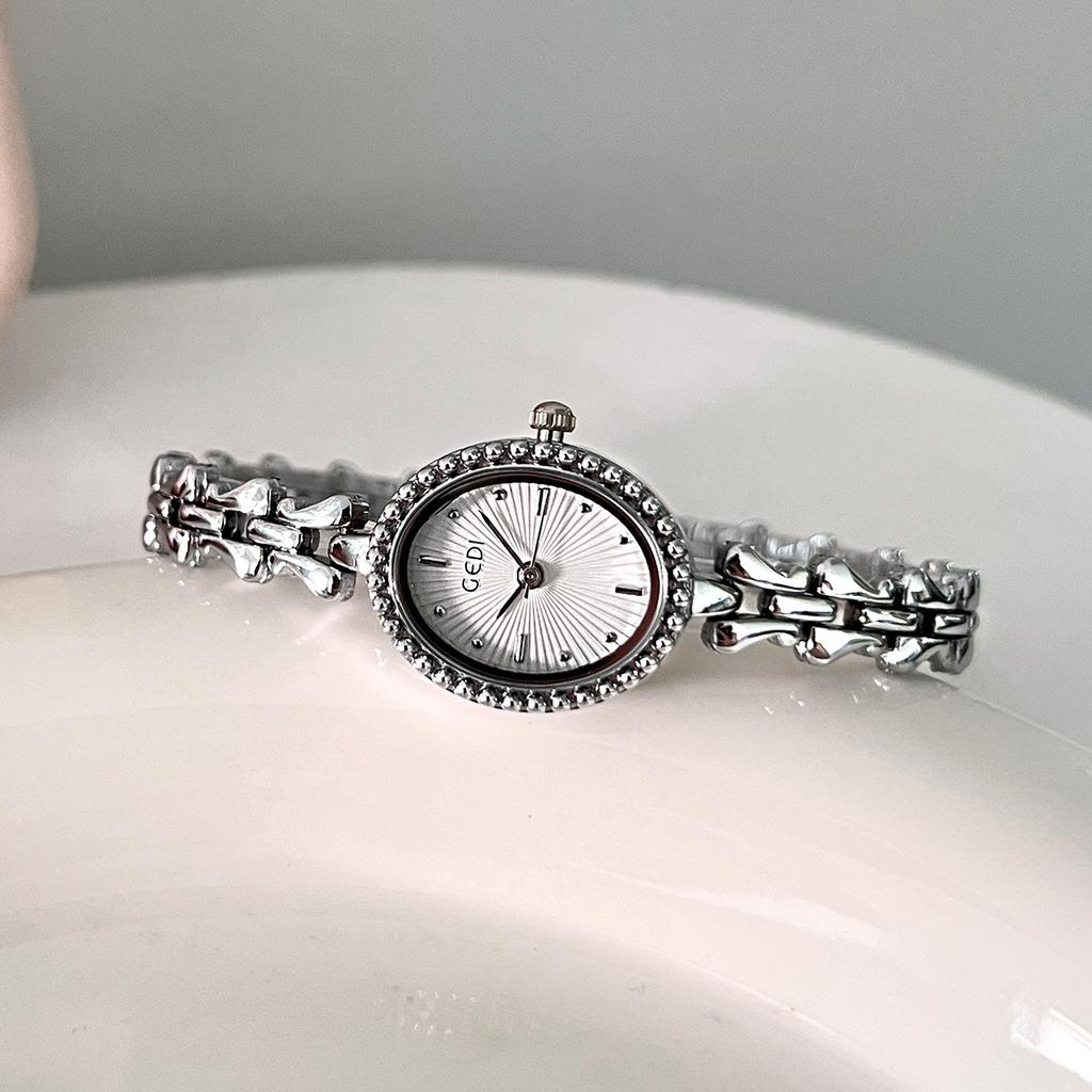 Orologio da Donna Bracciale Retrò Piccolo, Raffinato, alla Moda e Semplice Temperamento Versatile Orologio al Quarzo da Donna