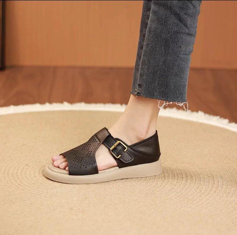 2025 summer new thick-soled open-toed sandals female mother one-word buckle comfortable casual flat-soled hollowed-out sandals