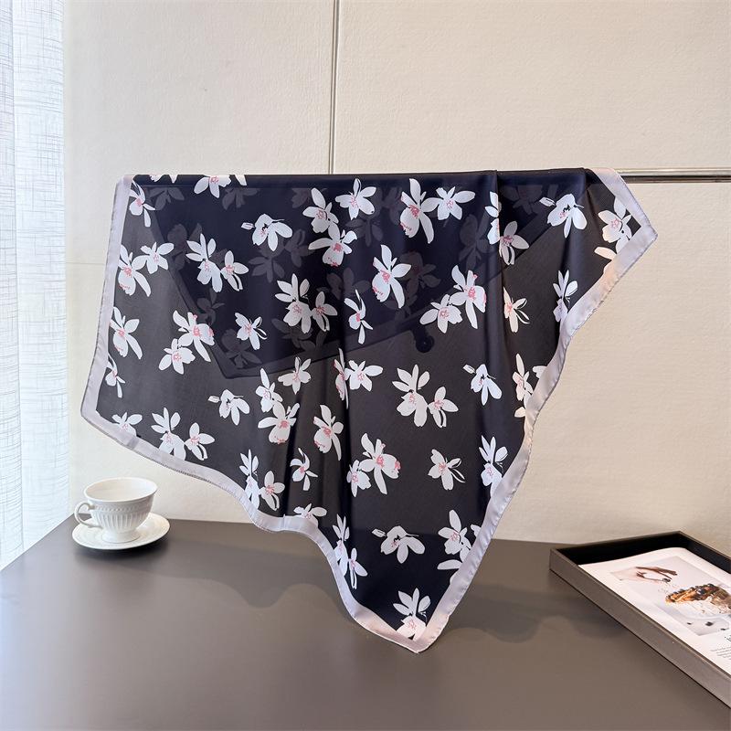 Retro Magnolia Flower Small Scarf with High-end Feeling Printed Silk Shawl Kerchief Neckerchief Scarf Headscarf Shawl