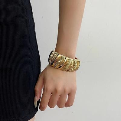 Heavy Industry Has a High-end Feel Wide Version Women's Light Luxury High-end Exquisite Bracelet
