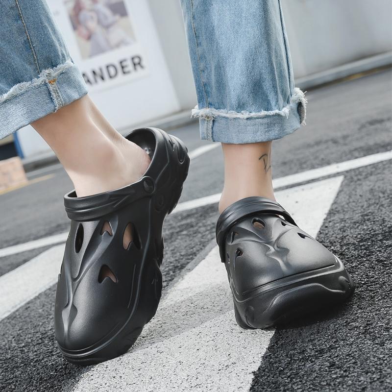 Fashion Clogs Men Sandals Light EVA Summer Outdoor Foam Hole Shoes Breathable Garden Shoes Platform