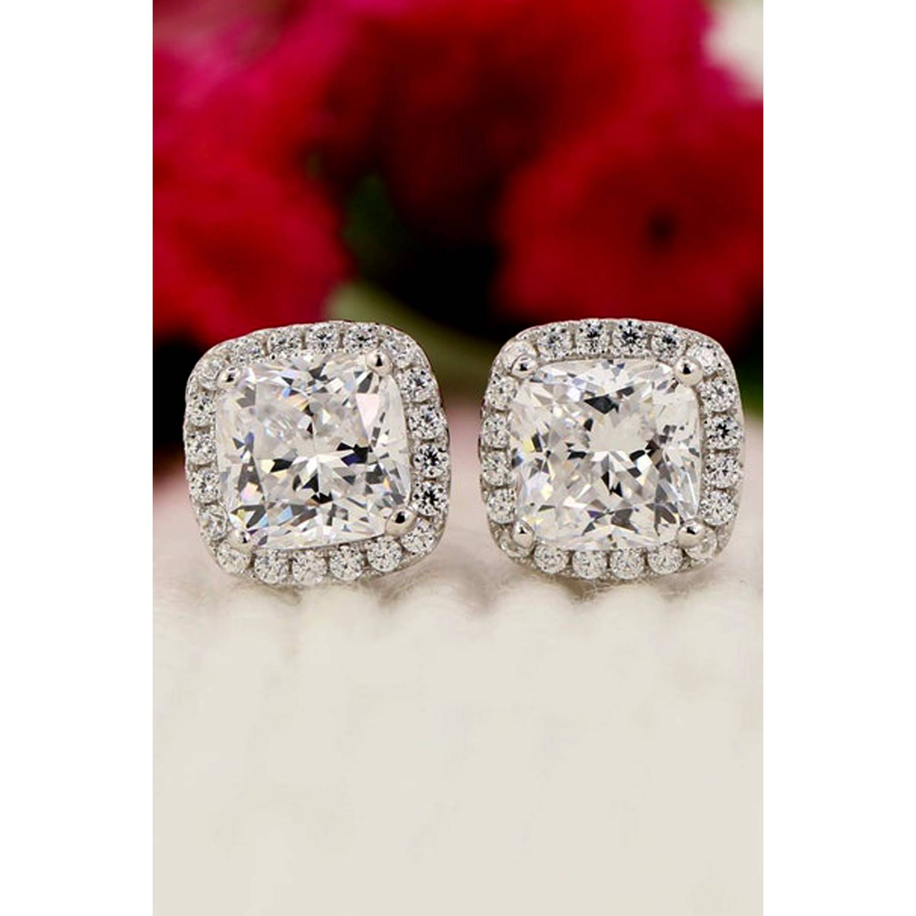 

Серебряные серьги Diamond Model Square Solitaire