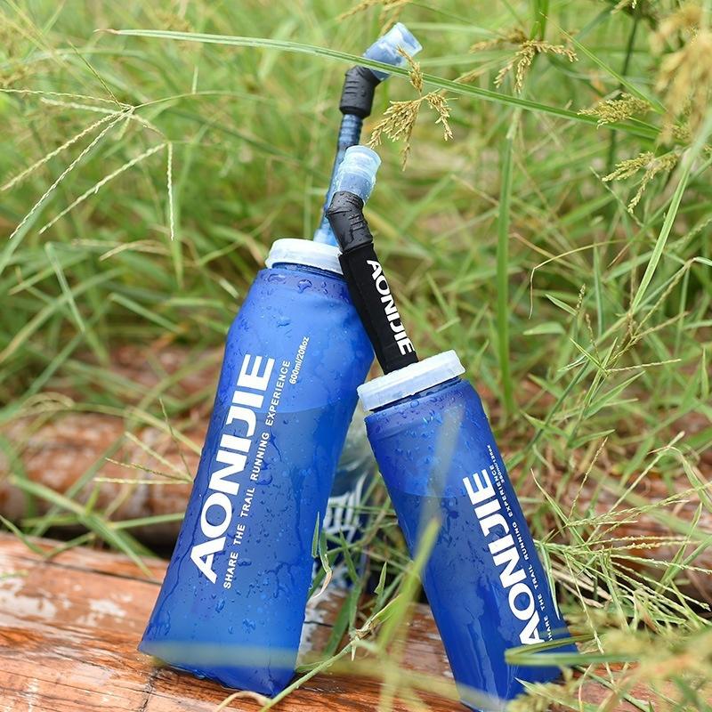 

350ml-600ml Foldable Soft Flask TPU Outdoor Sports Running Water Bottle 600 ml