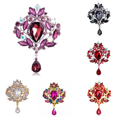 Brooch Gorgeous Luxury Flower Pattern Flower Shape Shawl Clip for Party