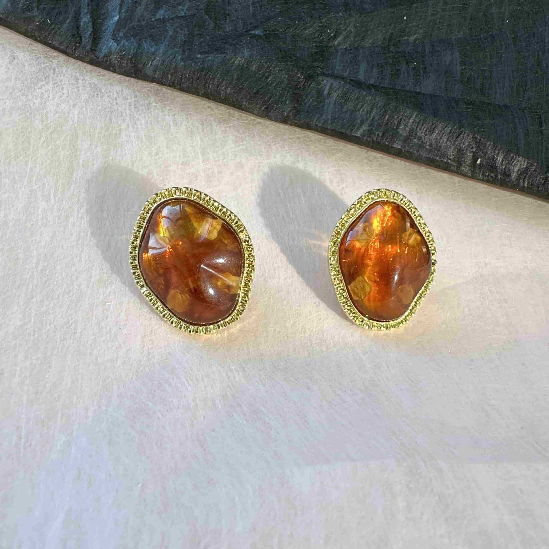 

Fashion Geometry Irregular Vintage Resin Earrings Temperament Light Luxury Earrings Fashion Women s Earrings Gift бурштин