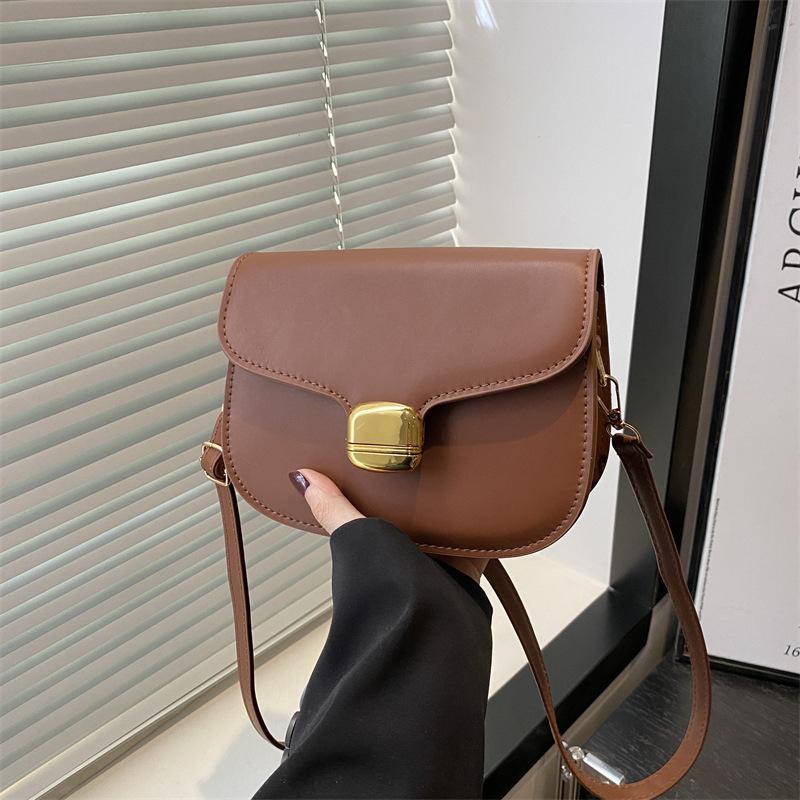 Spring and Summer New Versatile Solid Color Simple High-end Texture Temperament Shoulder Messenger Bag Saddle Bag Women's Bag
