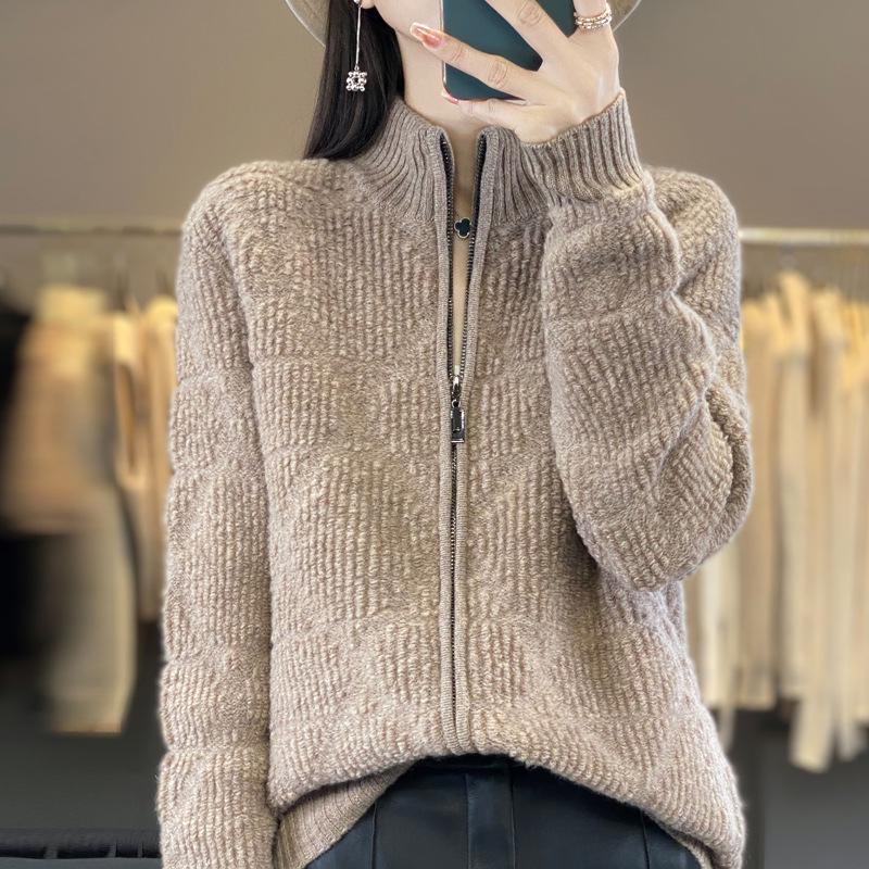 2024 Autumn/Winter Women's Thickened Pure Wool Embroidered Cardigan with Stand Collar and Zipper Closure