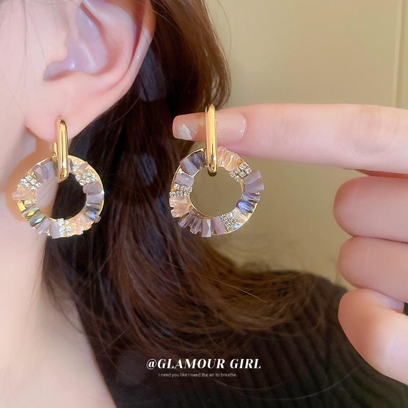 Rhinestone Crystal Geometric Ear Cuff: Elegant Earring with Personality and Sophisticated Style for Women