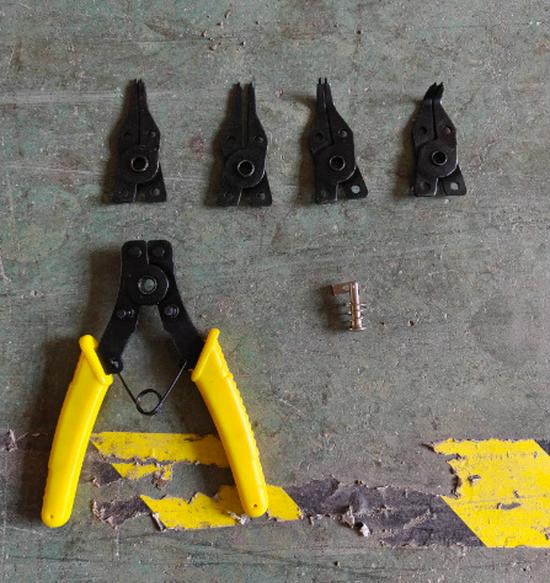 Dual-Use Inner and Outer Circlip Pliers - Snap Ring Removal Tool with Bent Shaft, Two-in-One Design