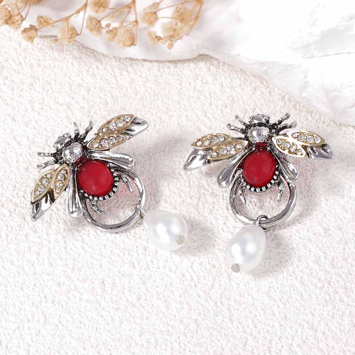 

Personalized retro insect water droplet imitation pearl micro-inlaid zircon animal earrings, high-end and exquisite design sense for women