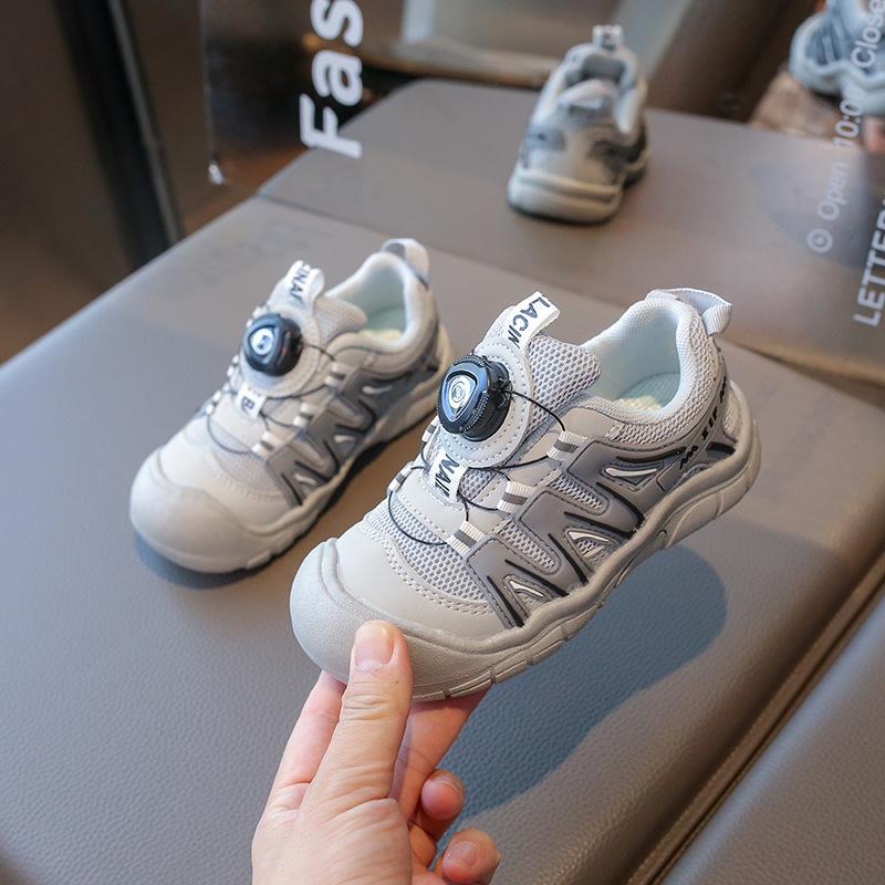 

Foreign trade Korean version of children s sports shoes 2024 summer new boys outdoor hiking shoes rotating button running shoes 23 різнокольоровий