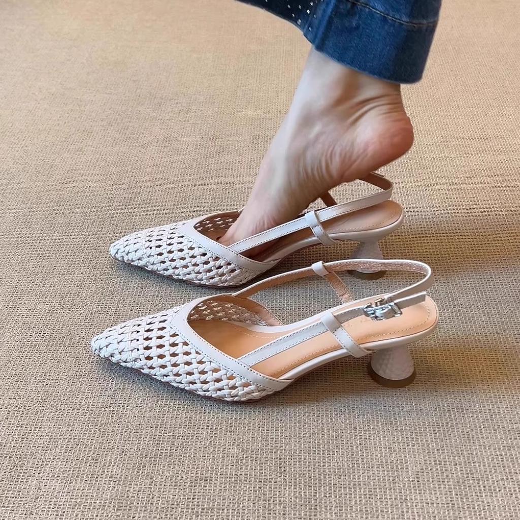Elegante gewebte hohle spitze High Heels Retro weiche Sohle vielseitig atmungsaktiv dicker Absatz Sommer Taschenkopf Sandalen~