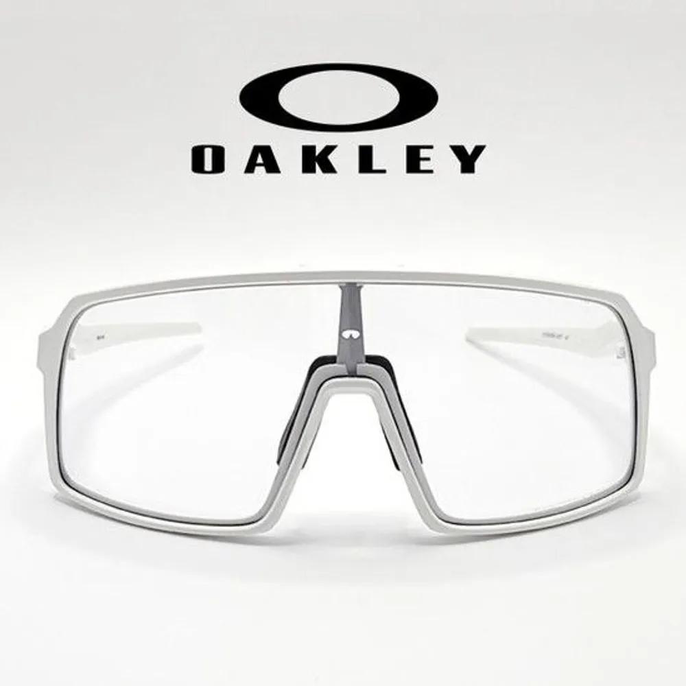 Sutro (A) Photochromic OO9406A-3437 (9406-34) Photochromic Cycling Goggles doesn t exist