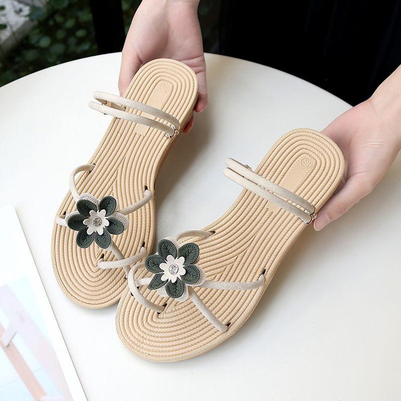 Beach Outdoor Flat Rubber Round Toe Tip Flowers Women's Sandals Chic and Elegant Summer 2025 Offers Luxury Korea Ladies Shoes