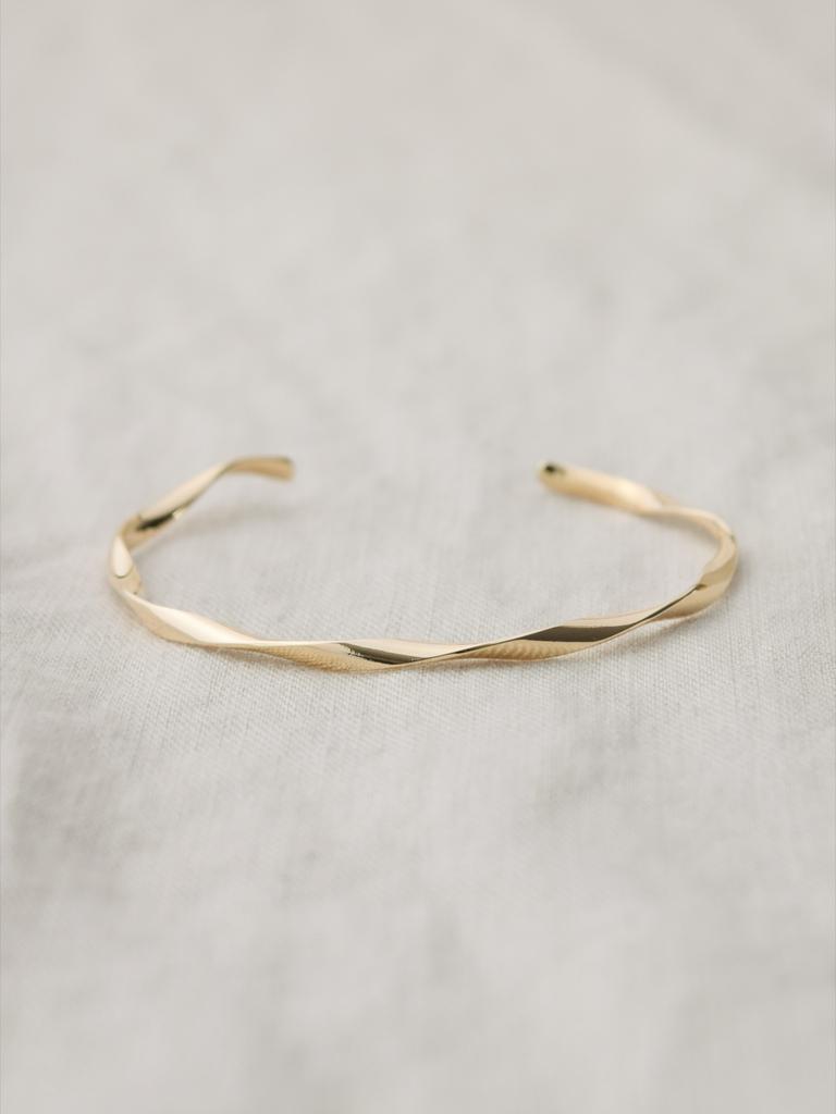 Novice Tokyo Twisted Bangle / Gold