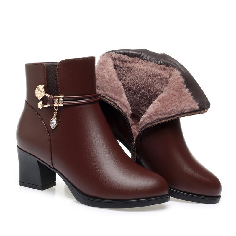 Mom Shoes Winter Short Boots, New    and Elderly Women's Shoes Fleece Warm Leather Shoes Medium Heel Thick Heel Soft Leather Cotton Shoes