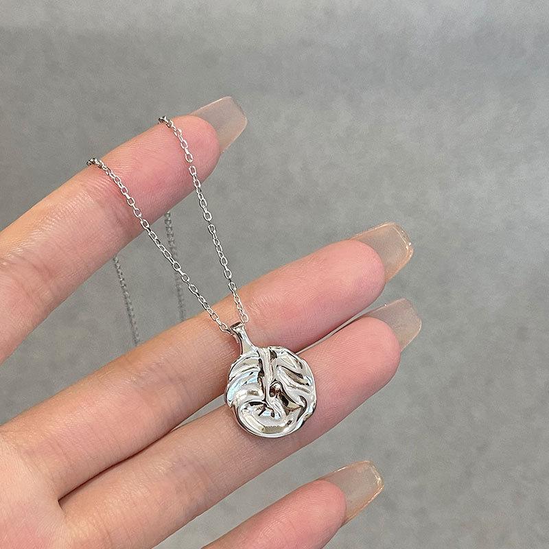 Pleated Pendant Necklace with Irregular Texture and Clavicle Chain Personality Fashionable Niche Design Trend