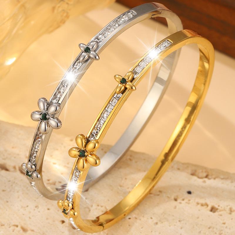 Small Fresh Camellia Light Luxury Exquisite Couple Jewelry Bracelet