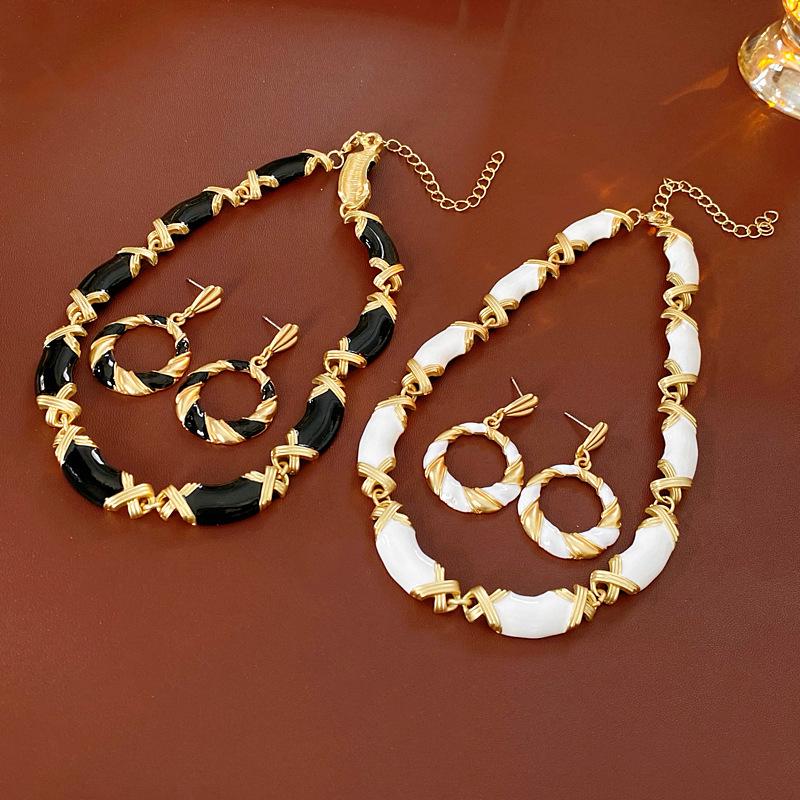 Pre-owned Vintage Retro Diamond-Encrusted Round Necklace & Clavicle Chain Set